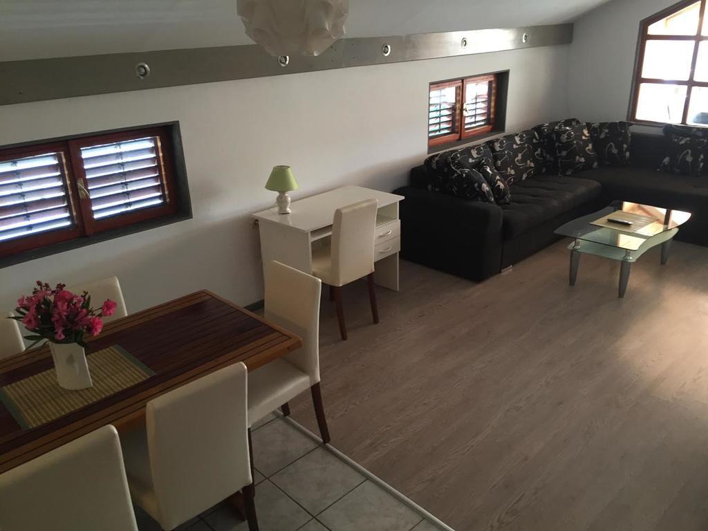 Apartments Pavic Betina  Εξωτερικό φωτογραφία